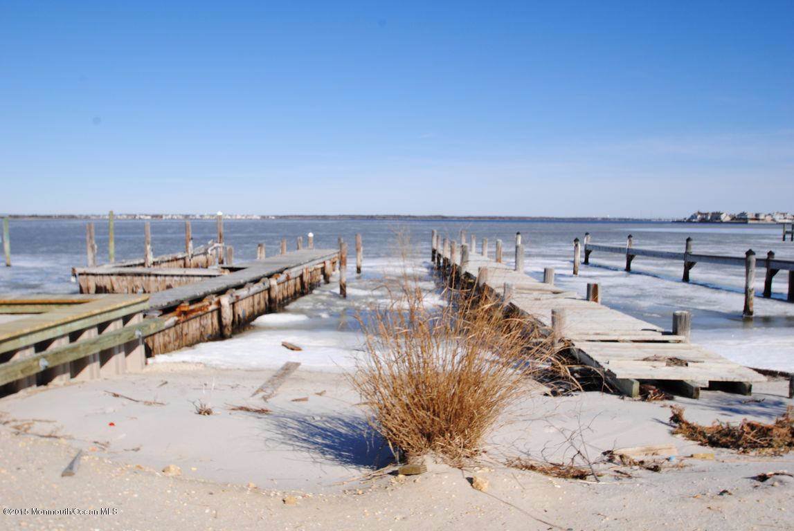 Jersey shore beach in the winter